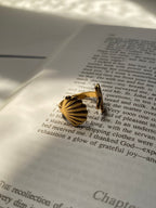 Gold seashell and starfish ring by Shelluxe - Beach theme stainless steel ring